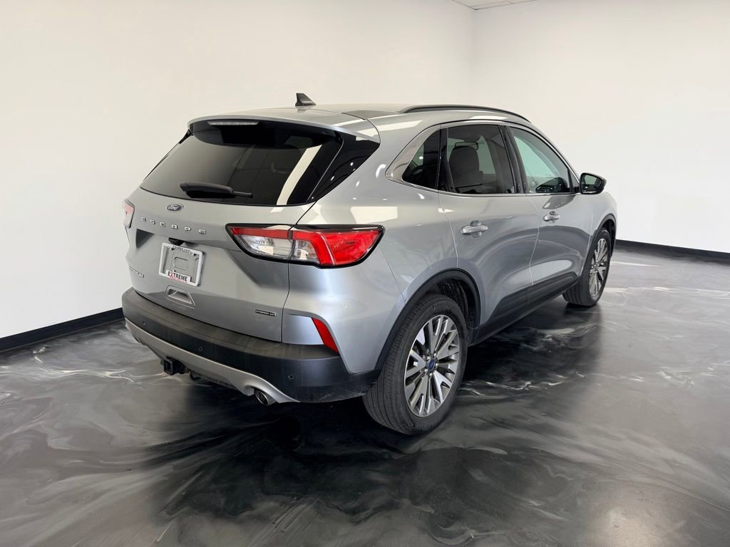 Used 2022 Ford Escape Titanium w/ Class II Trailer Tow Package AWD/4WD image 15