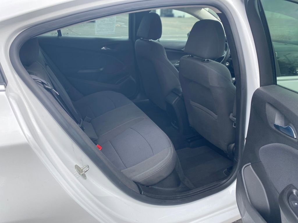 Used 2018 Chevrolet Cruze LT image 15