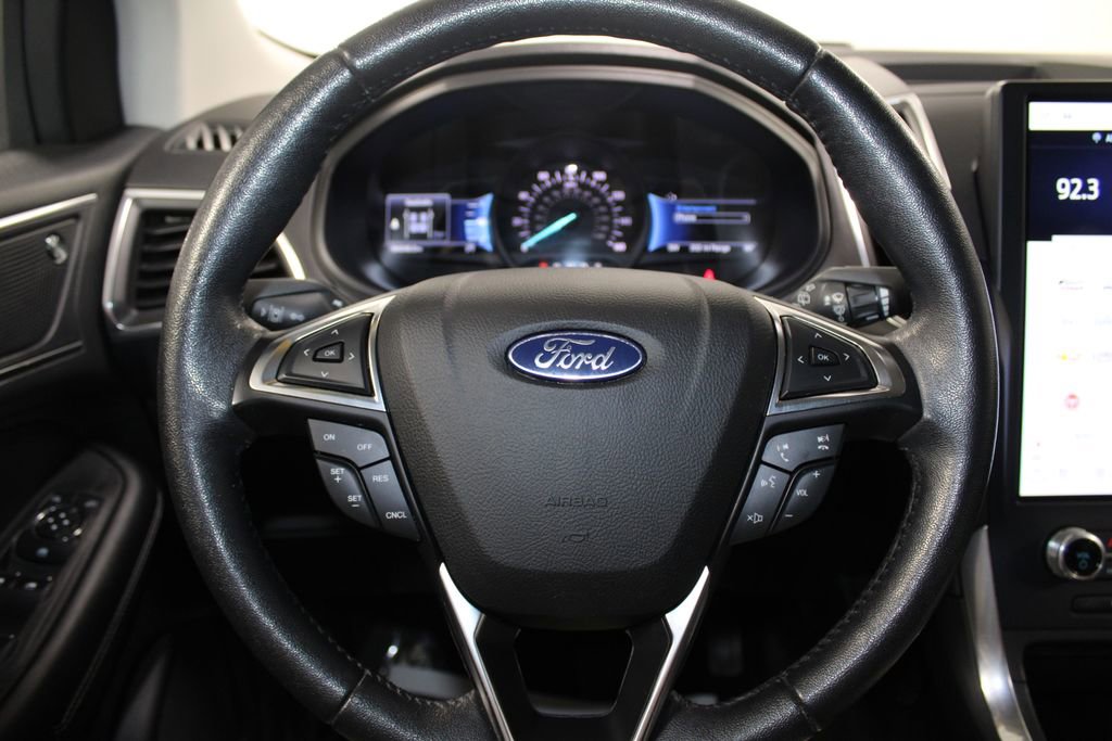 Used 2022 Ford Edge Titanium image 37