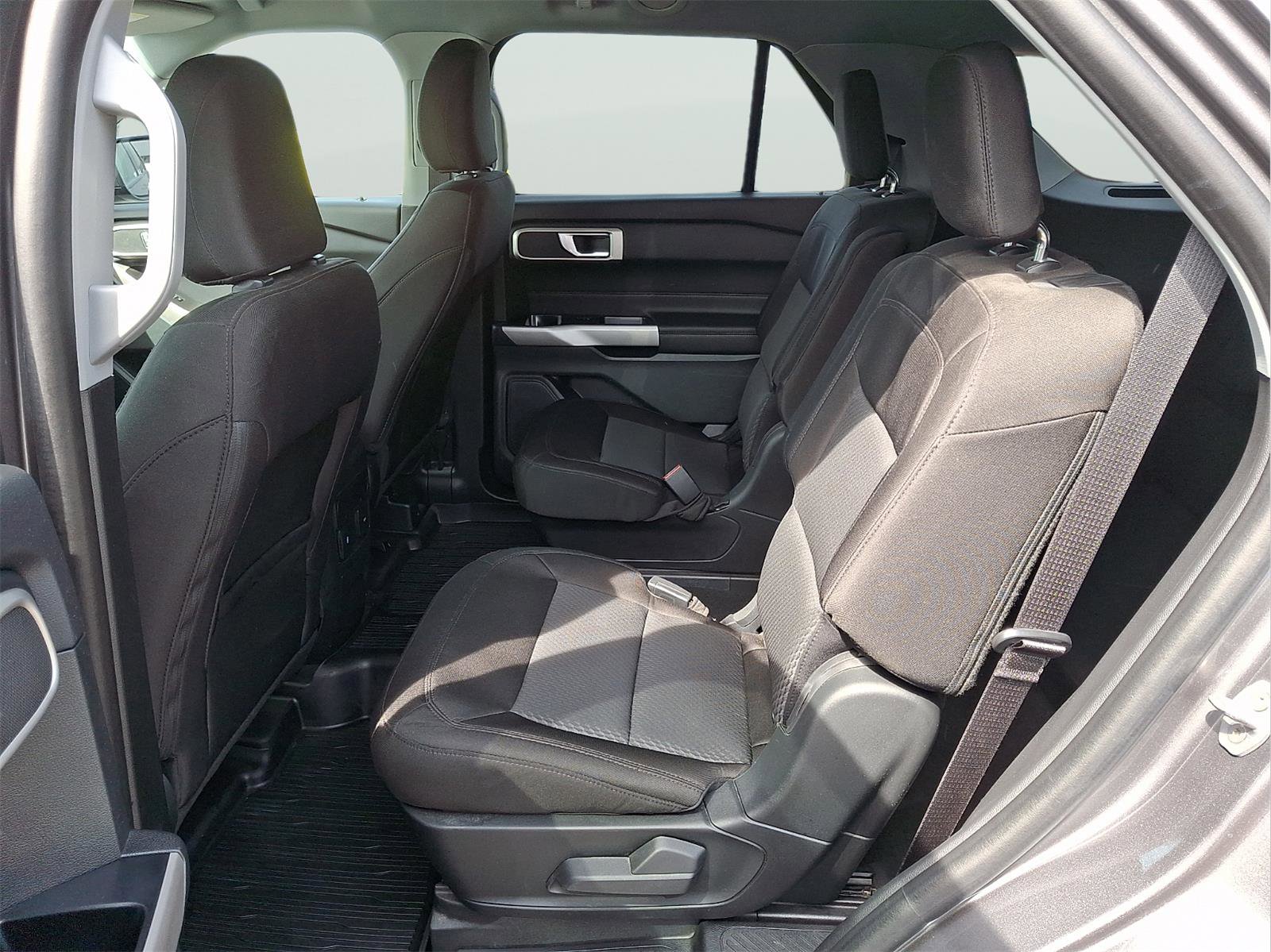 Used 2023 Ford Explorer XLT image 10