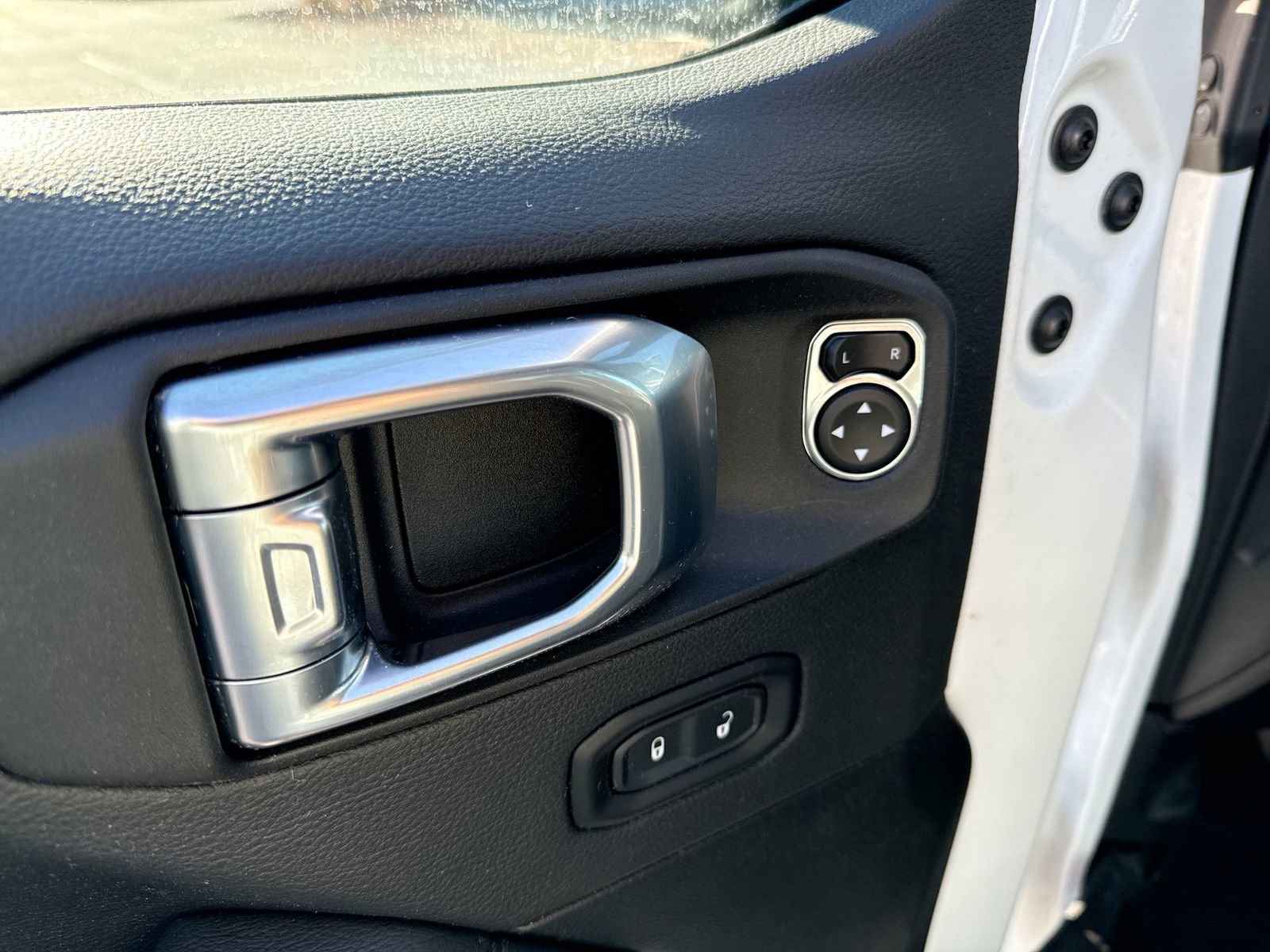 Used 2021 Jeep Wrangler Unlimited Sahara image 15