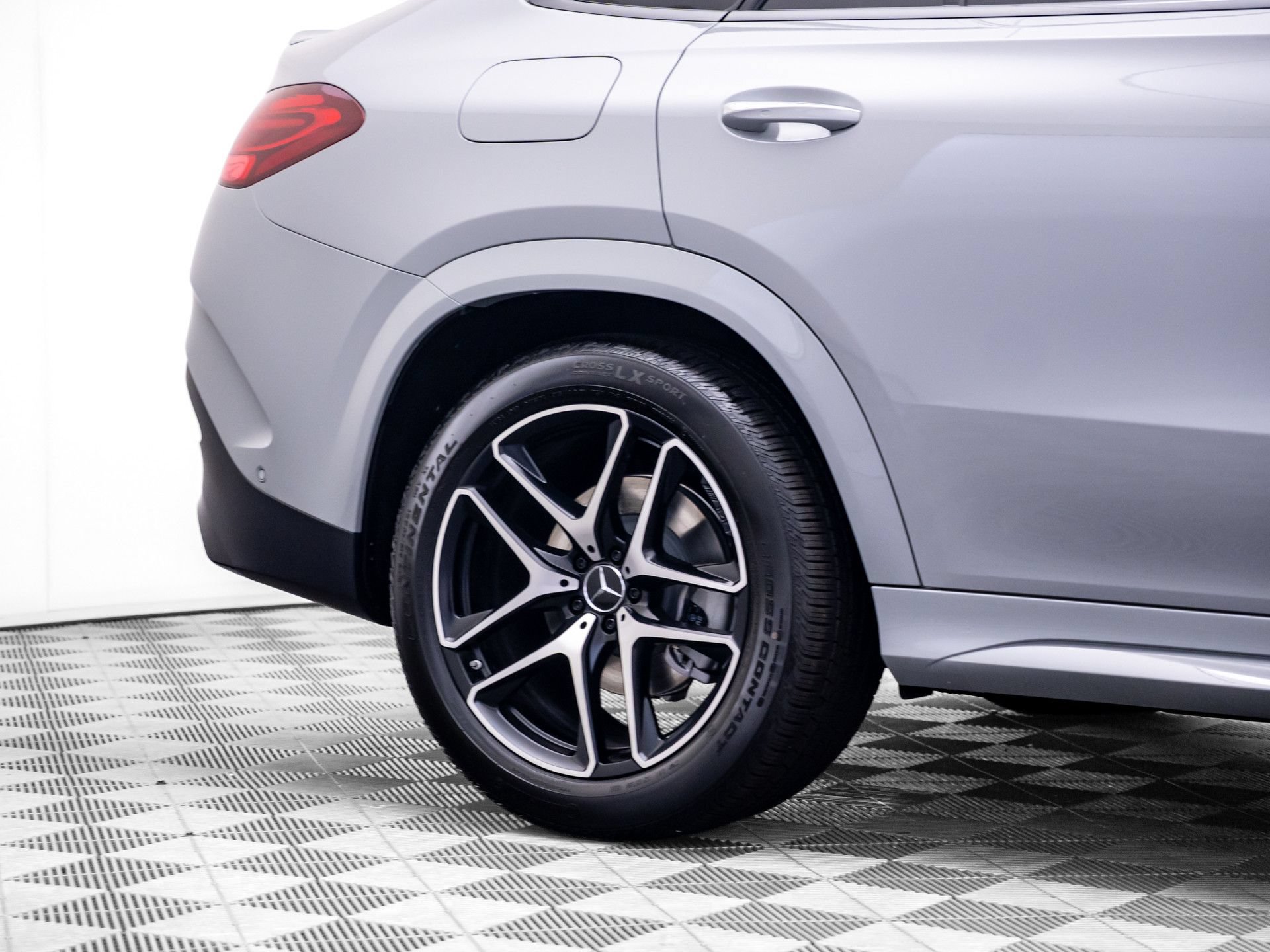 New 2026 Mercedes-Benz GLE 53 AMG 4MATIC Coupe image 37