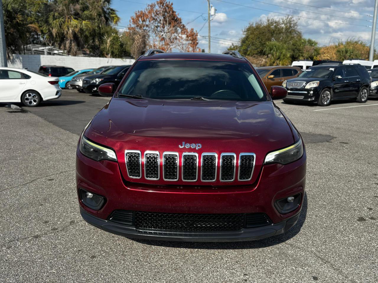 Used 2019 Jeep Cherokee Latitude Plus FWD image 2