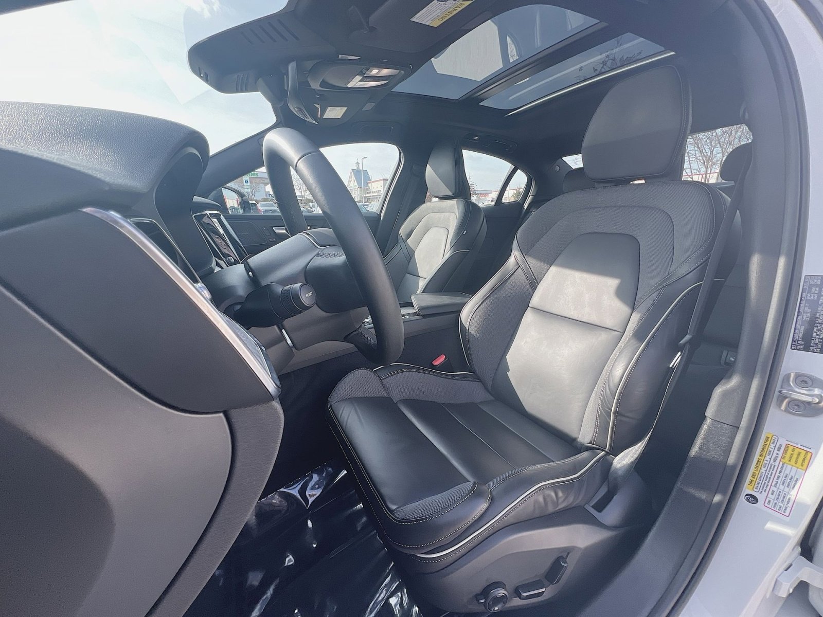 Used 2024 Volvo S60 B5 Plus w/ Climate Package image 13