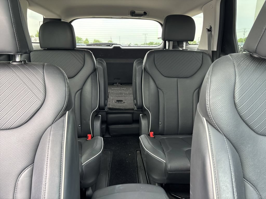 Used 2024 Hyundai Palisade SEL w/ Premium Package FWD image 16