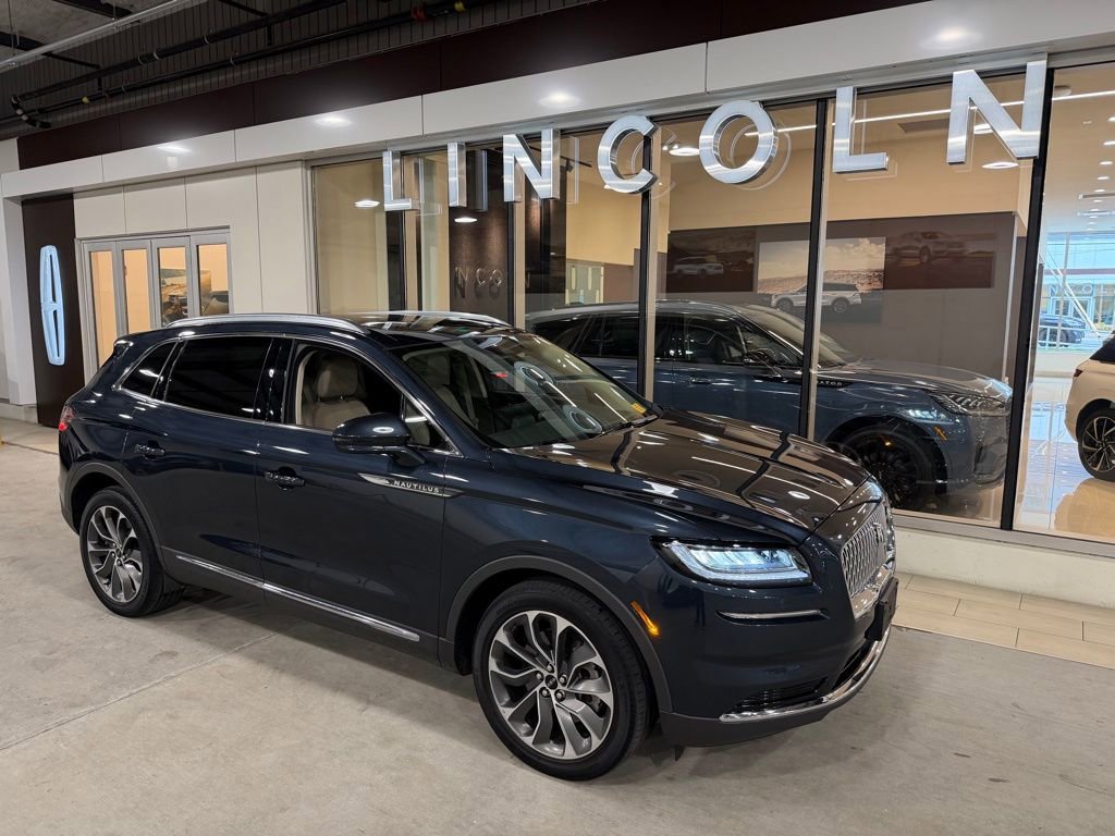 Used 2023 Lincoln Nautilus Reserve AWD/4WD image 6