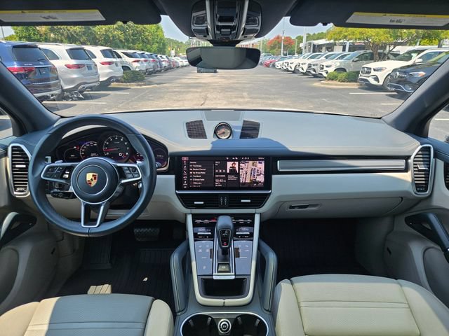 Used 2021 Porsche Cayenne AWD/4WD image 17