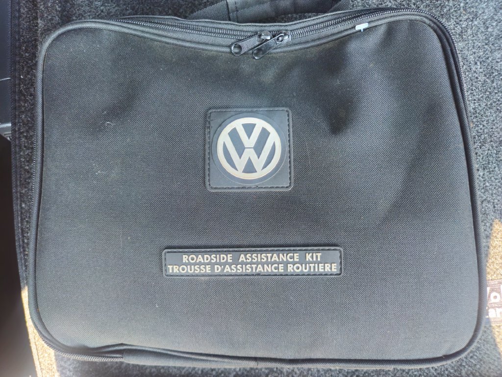 Used 2022 Volkswagen Tiguan SE R-Line AWD/4WD image 29