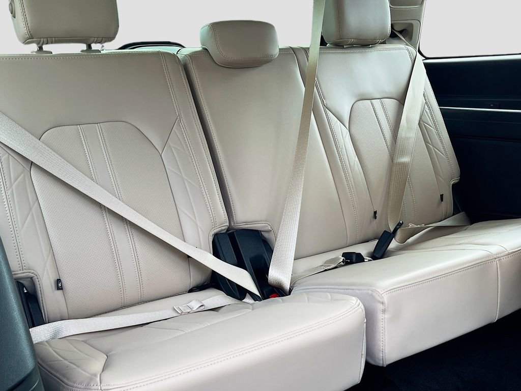 Used 2023 Ford Expedition Platinum image 28