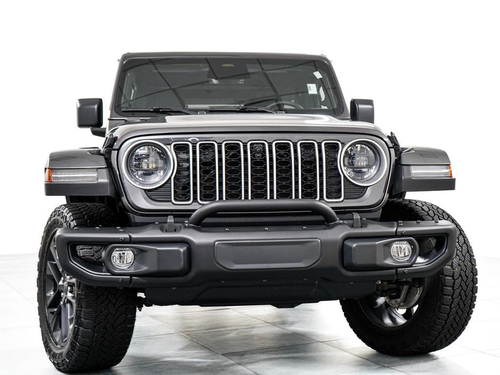 Used 2025 Jeep Wrangler Unlimited Sahara AWD/4WD image 3