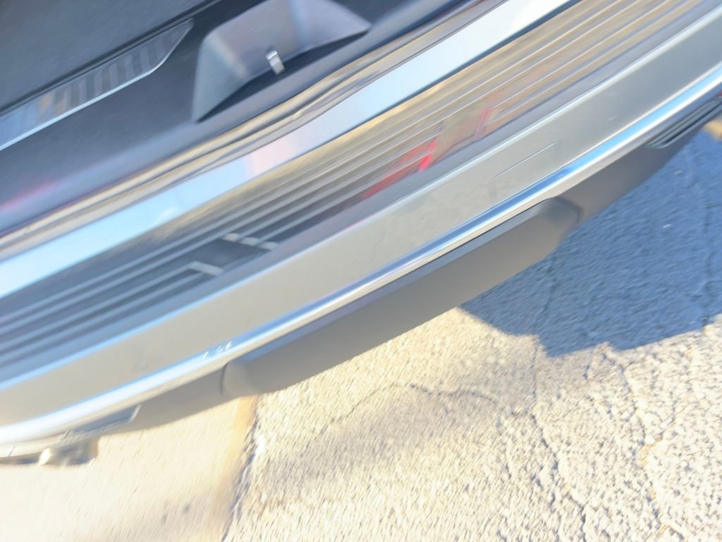 Used 2023 GMC Yukon Denali image 25