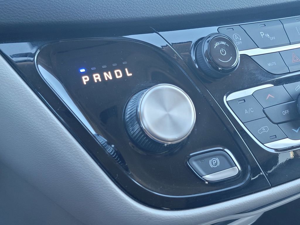 Certified 2023 Chrysler Pacifica Touring-L image 29