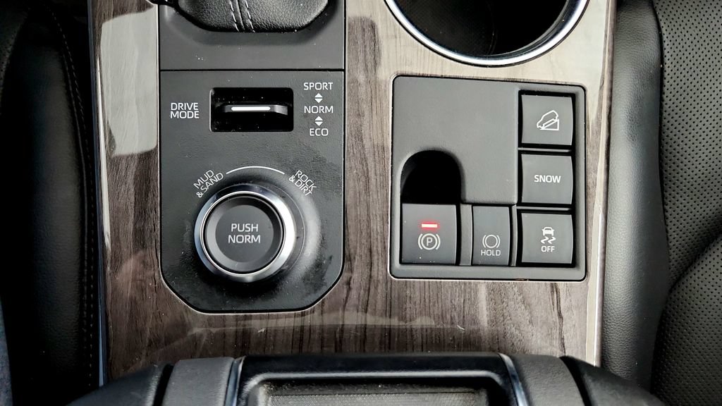 Used 2023 Toyota Highlander Limited AWD/4WD image 36