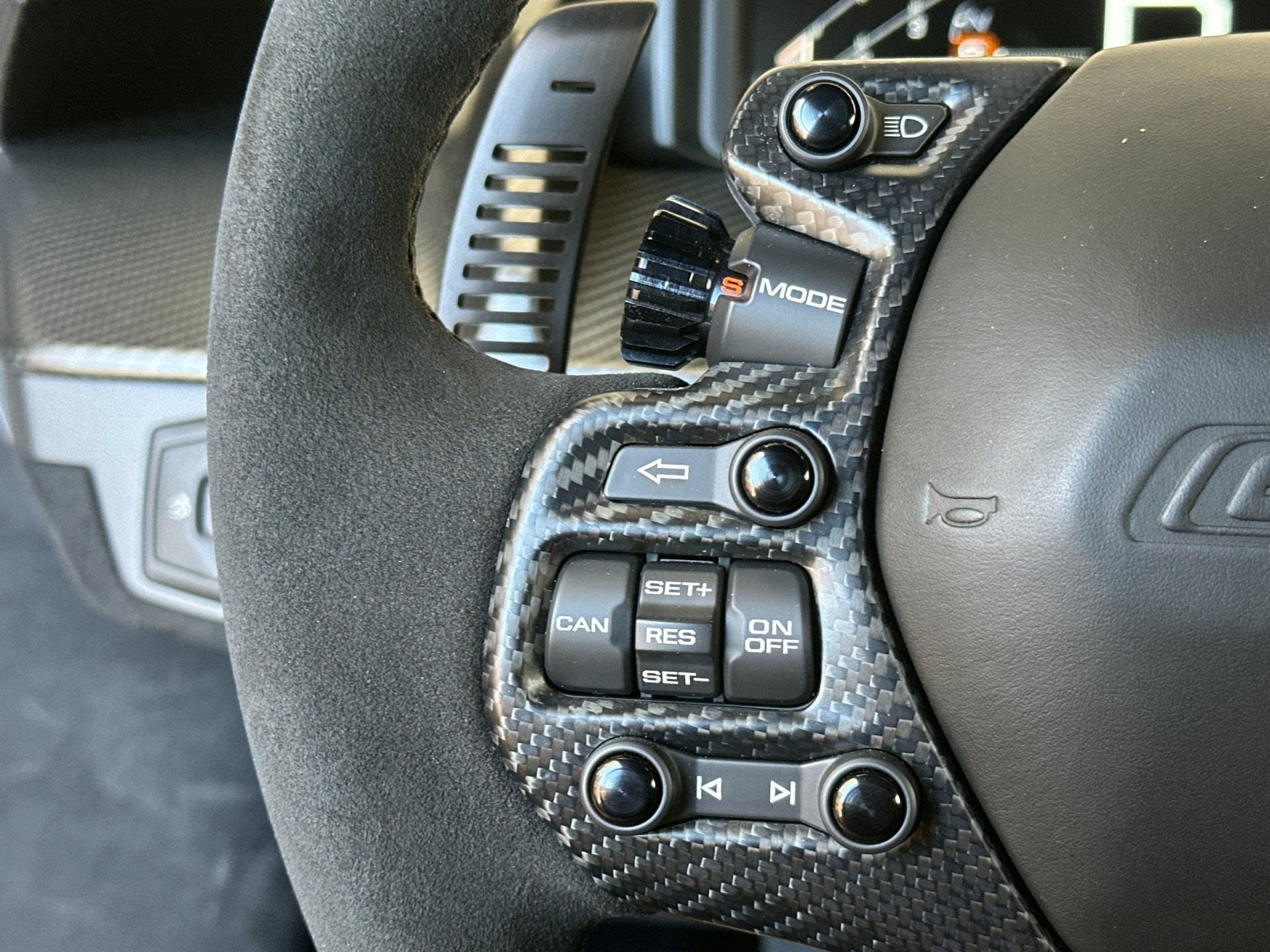 Used 2022 Ford GT RWD image 25