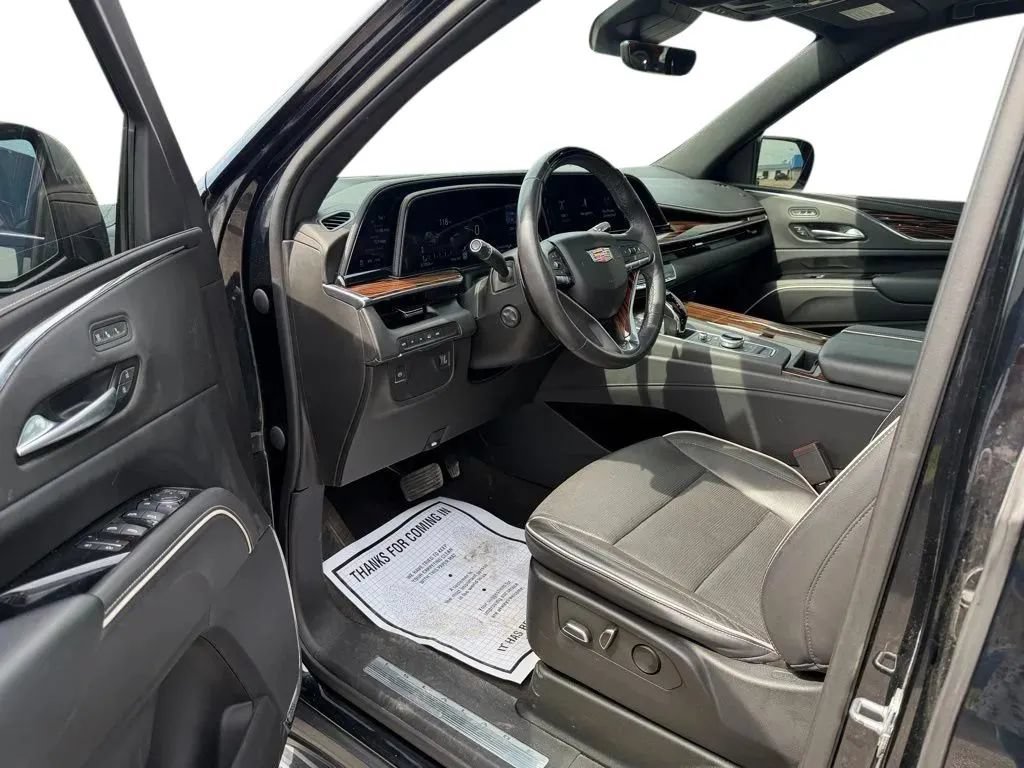 Used 2023 Cadillac Escalade Premium Luxury AWD/4WD image 11