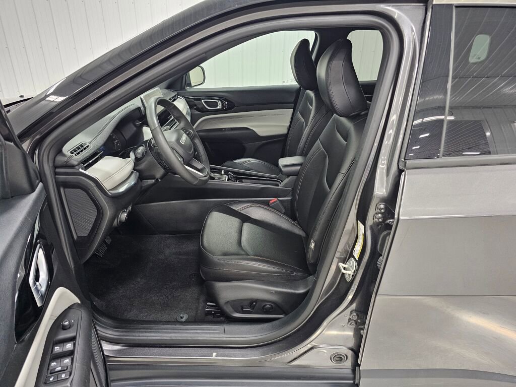 Used 2024 Jeep Compass Limited image 2