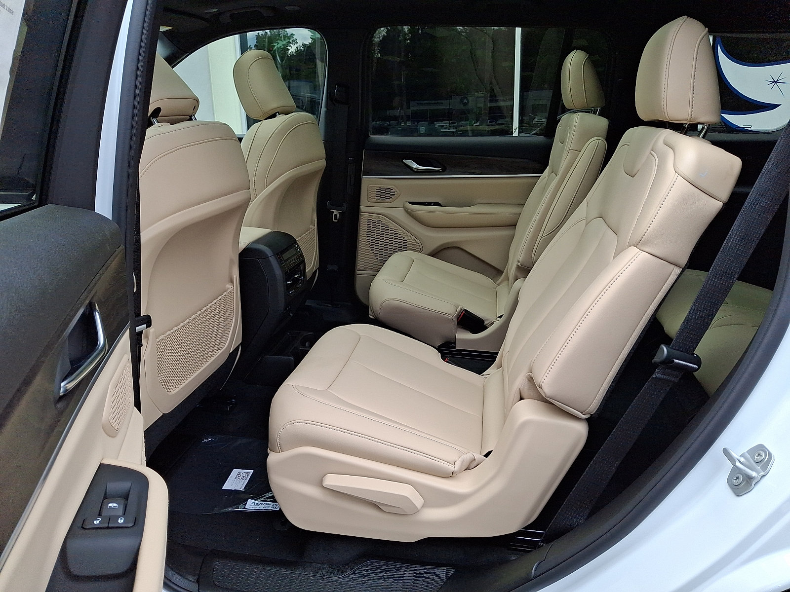 New 2027 Jeep Grand Cherokee L Limited AWD/4WD image 6