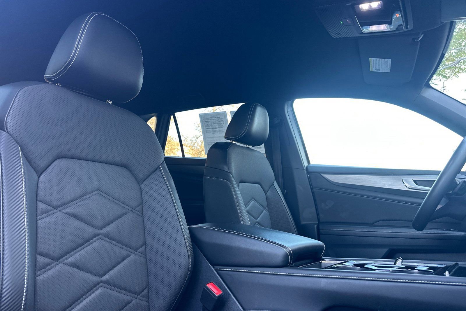 Used 2024 Volkswagen Atlas Cross Sport SE image 19