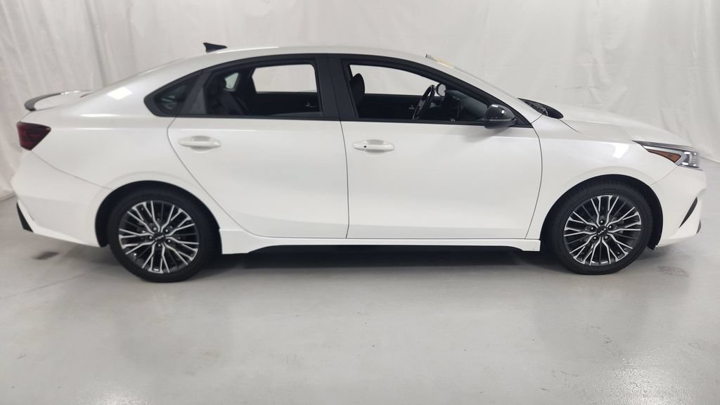Used 2023 Kia Forte GT-Line FWD image 2