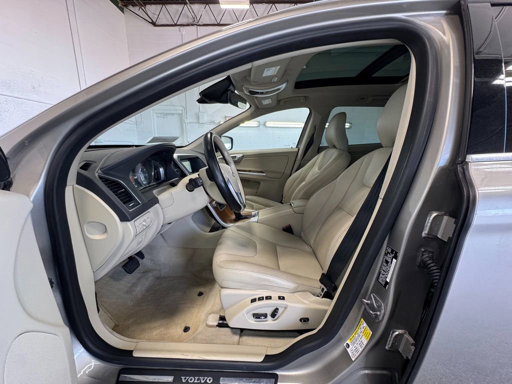 Used 2015 Volvo XC60 T5 Premier w/ Protection Package FWD image 12