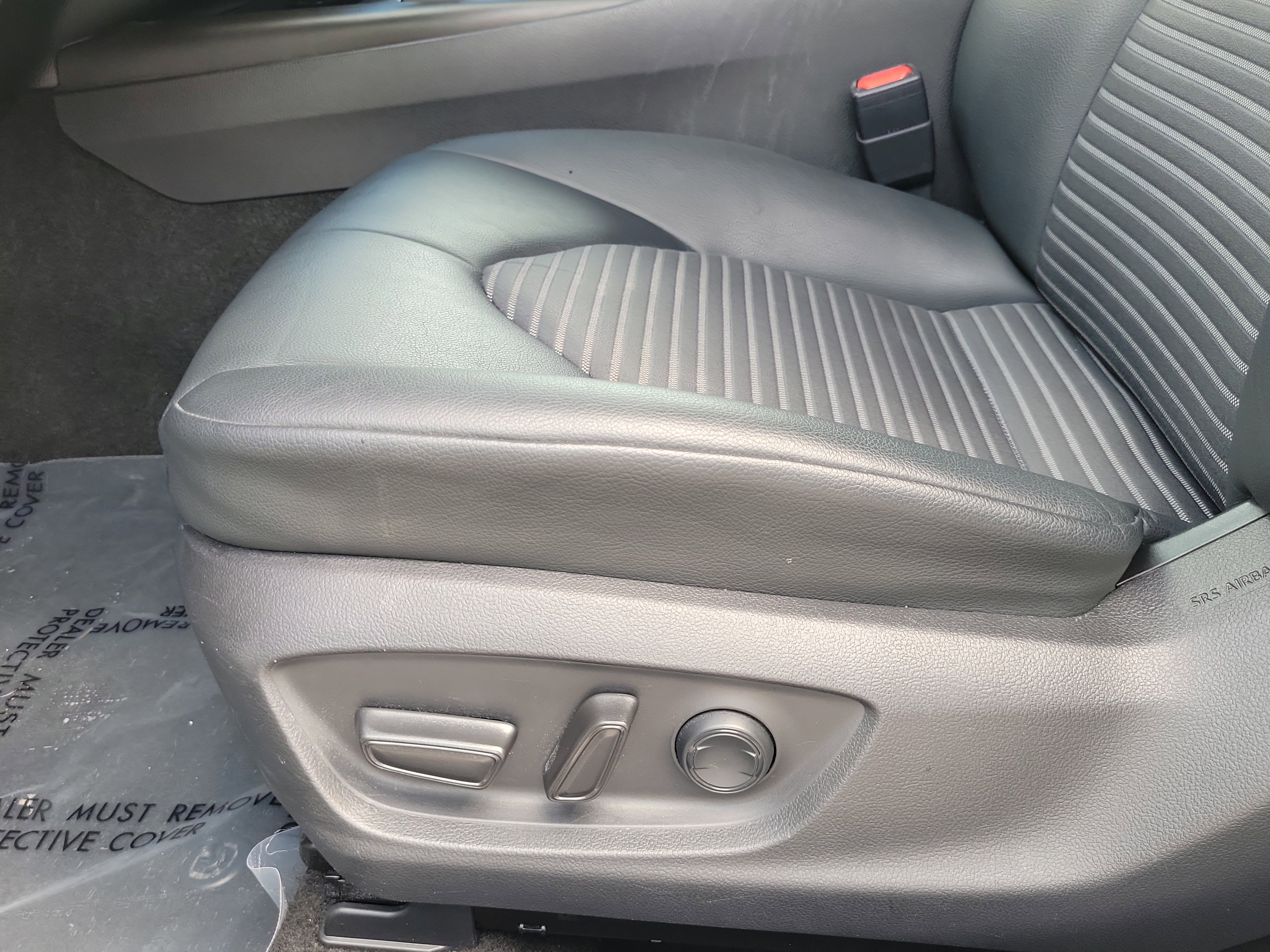 Used 2022 Toyota Camry SE w/ Convenience Package FWD image 12