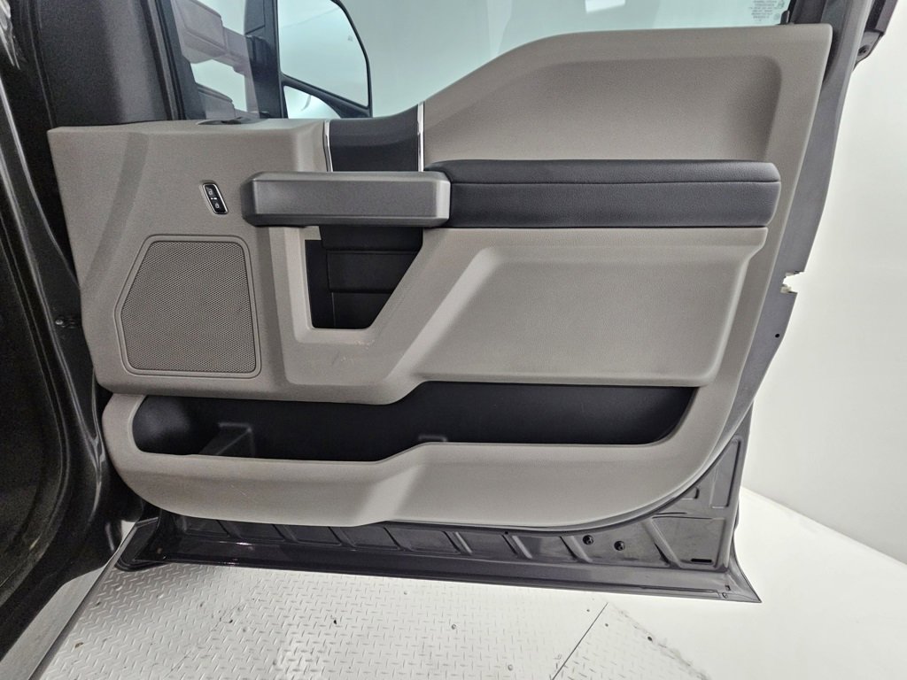 Used 2017 Ford F250 XLT w/ XLT Value Package image 21