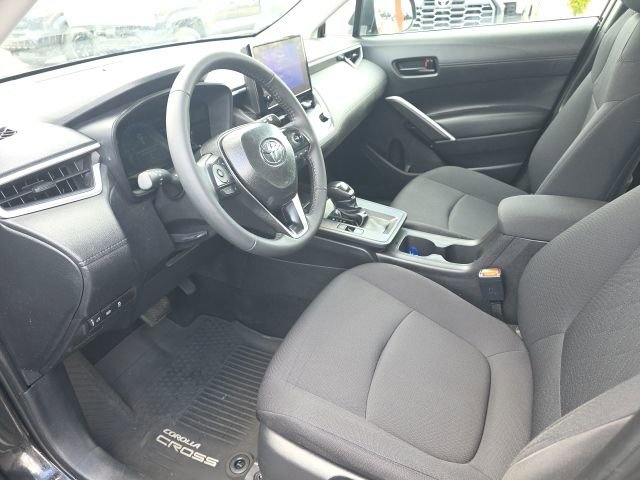Used 2026 Toyota Corolla Cross LE w/ Black Badges Package (TMS) image 7