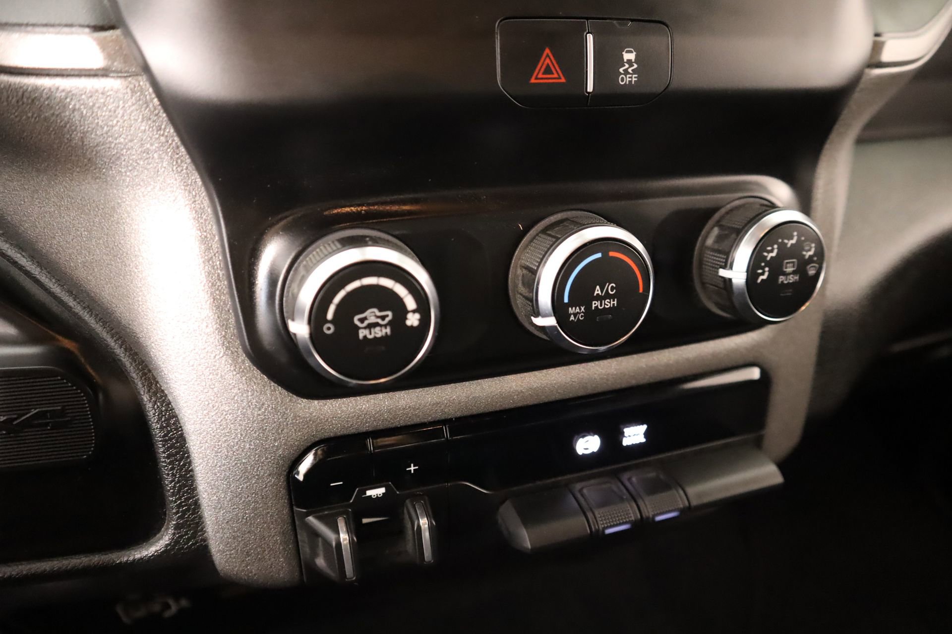 Used 2024 RAM 3500 Tradesman w/ Chrome Appearance Group image 6