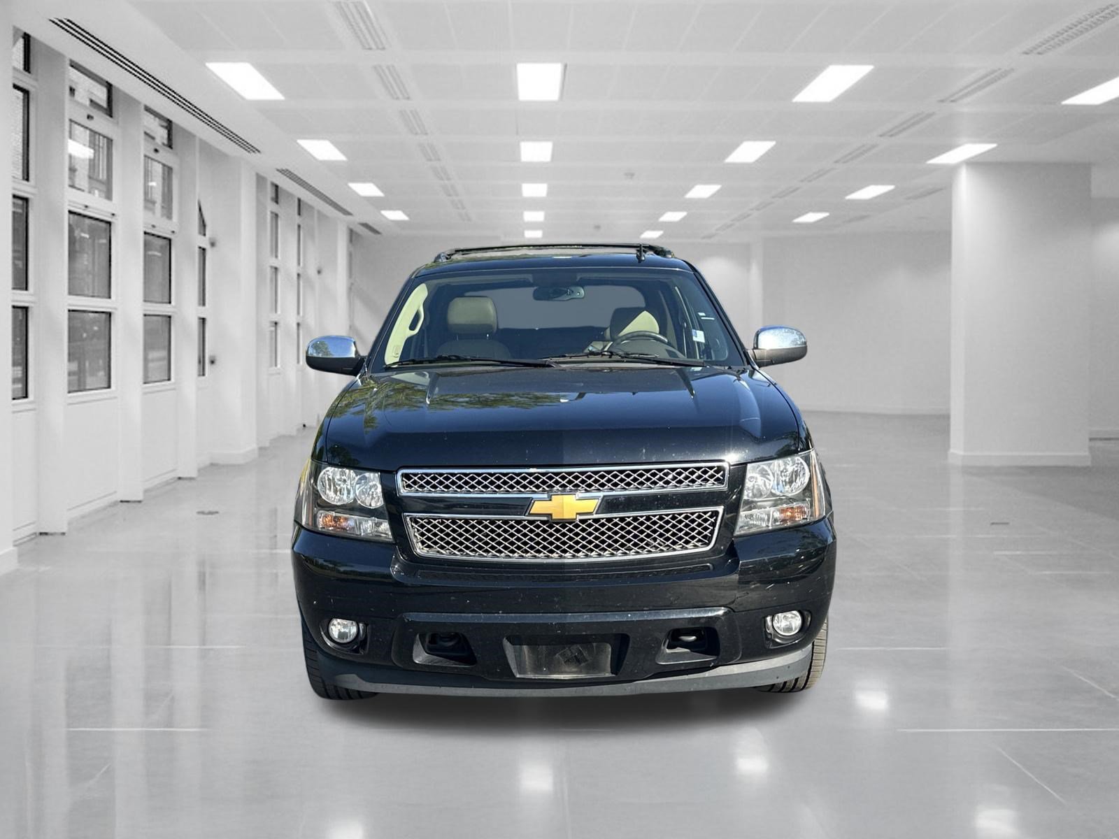 Used 2013 Chevrolet Avalanche LTZ AWD/4WD image 2