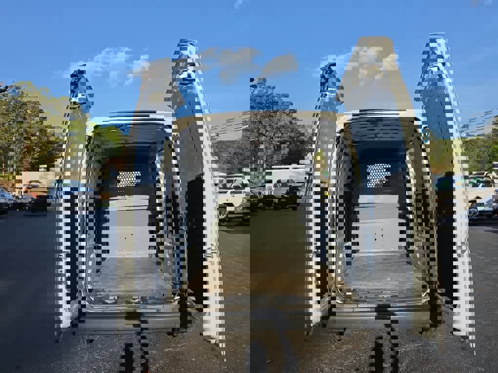 Used 2020 Nissan NV200 S image 28