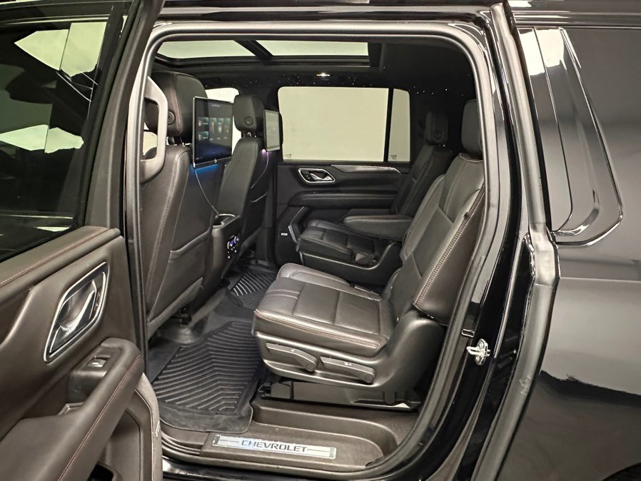 Used 2021 Chevrolet Suburban RST w/ Luxury Package image 36