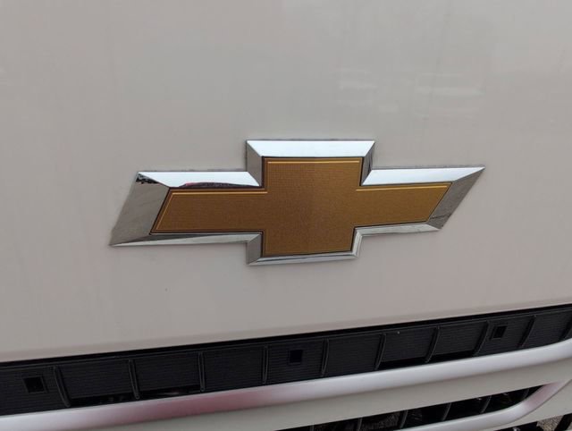 Certified 2024 Chevrolet Low Cab Forward image 27