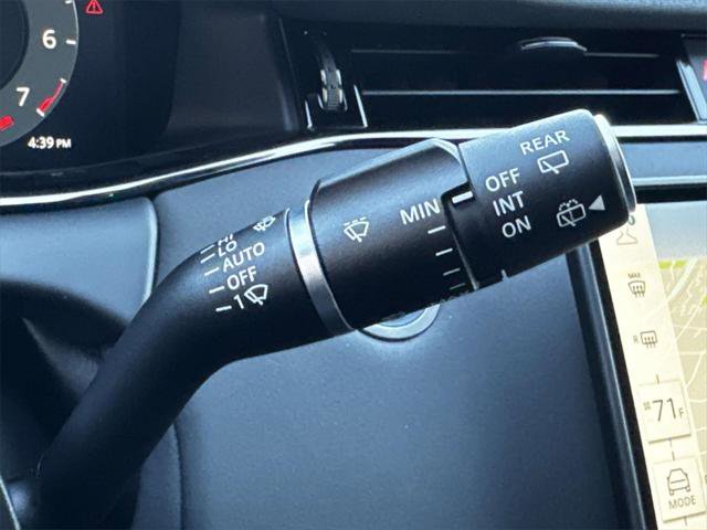 Used 2025 Land Rover Range Rover Evoque Dynamic SE image 22