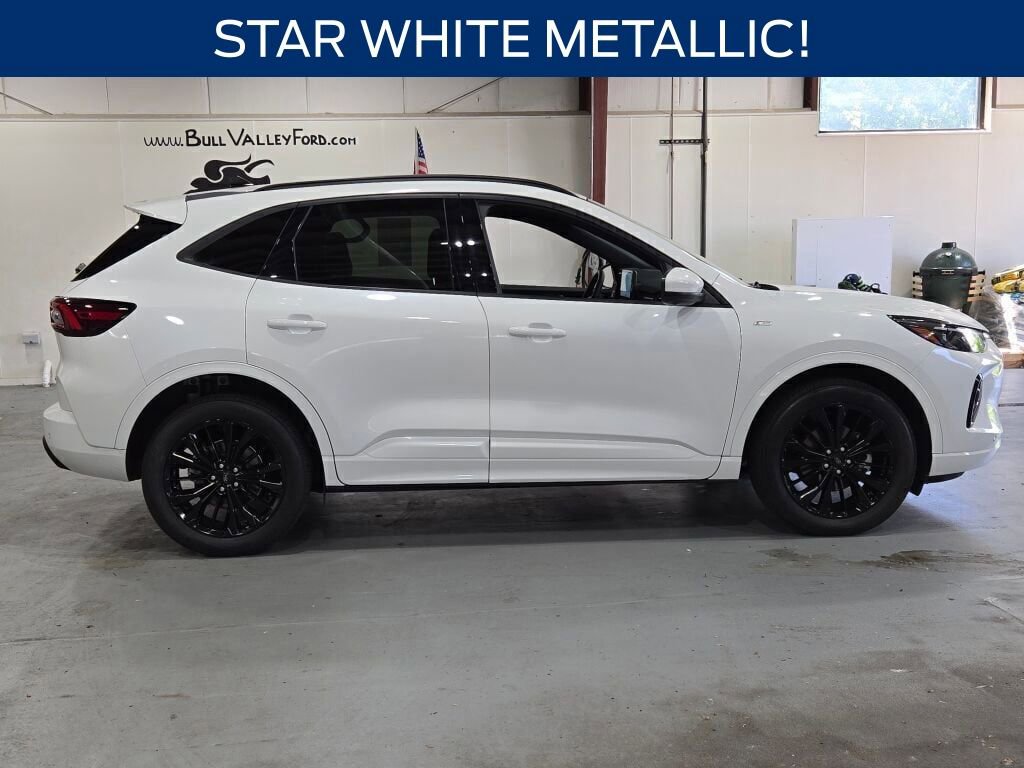 Used 2023 Ford Escape ST-Line Elite image 5