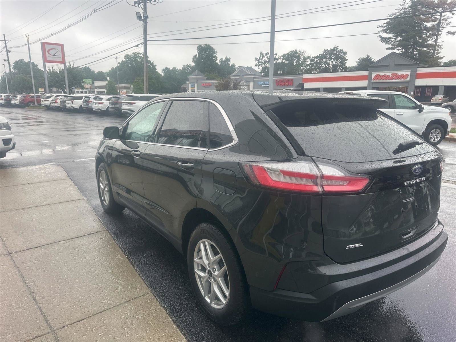 Used 2024 Ford Edge SEL w/ Convenience Package AWD/4WD image 5