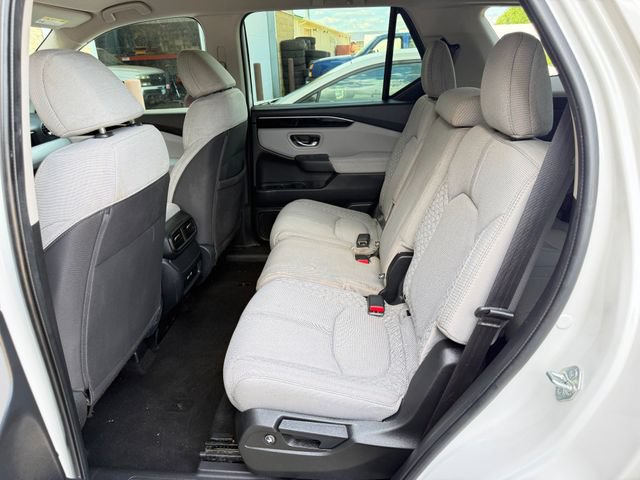 Used 2023 Honda Pilot LX image 7