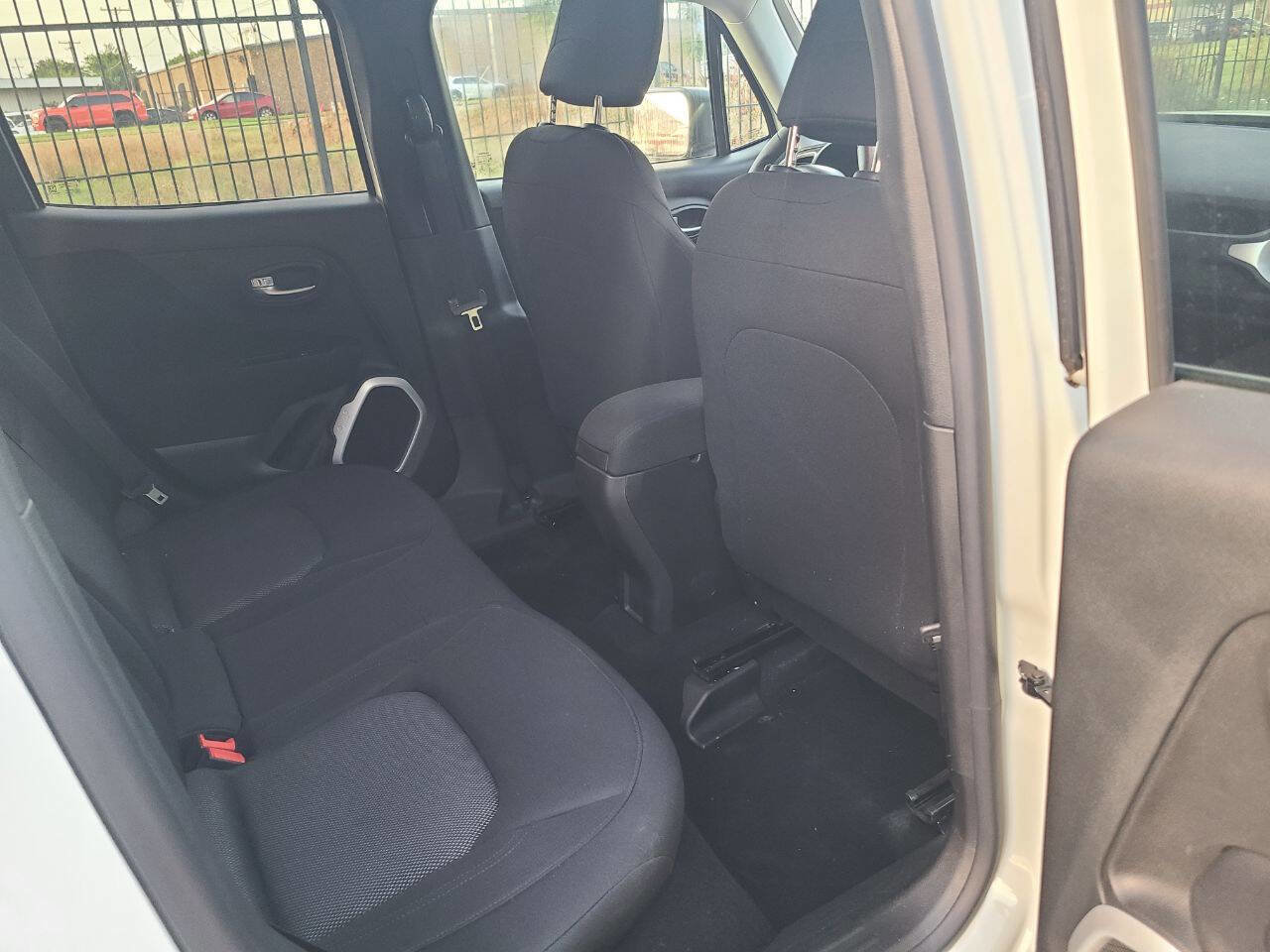 Used 2019 Jeep Renegade Sport w/ Sport Appearance Group AWD/4WD image 19