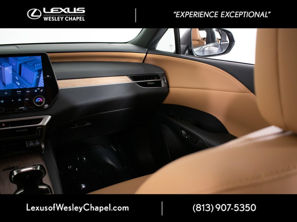 Used 2025 Lexus RX 350h w/ Accessory Package AWD/4WD image 17