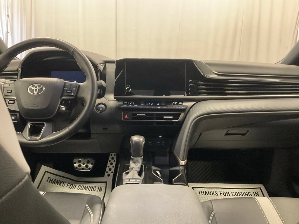 Used 2025 Toyota Camry SE AWD/4WD image 32