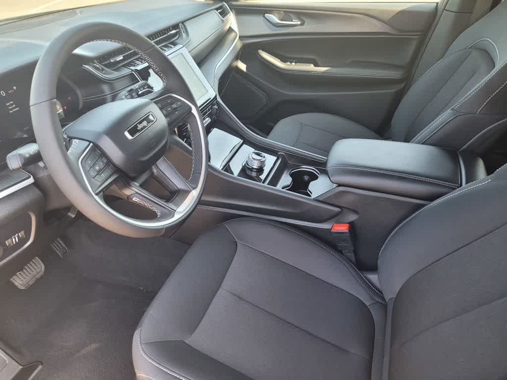 New 2025 Jeep Grand Cherokee L Laredo w/ Luxury Tech Group I AWD/4WD image 12