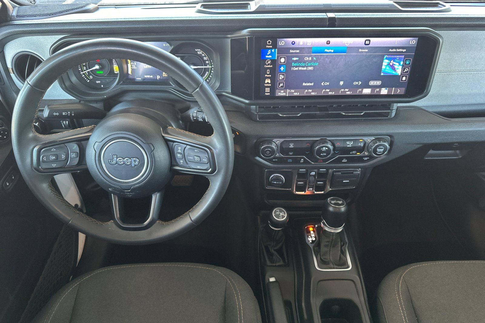 Used 2024 Jeep Wrangler Unlimited AWD/4WD image 21