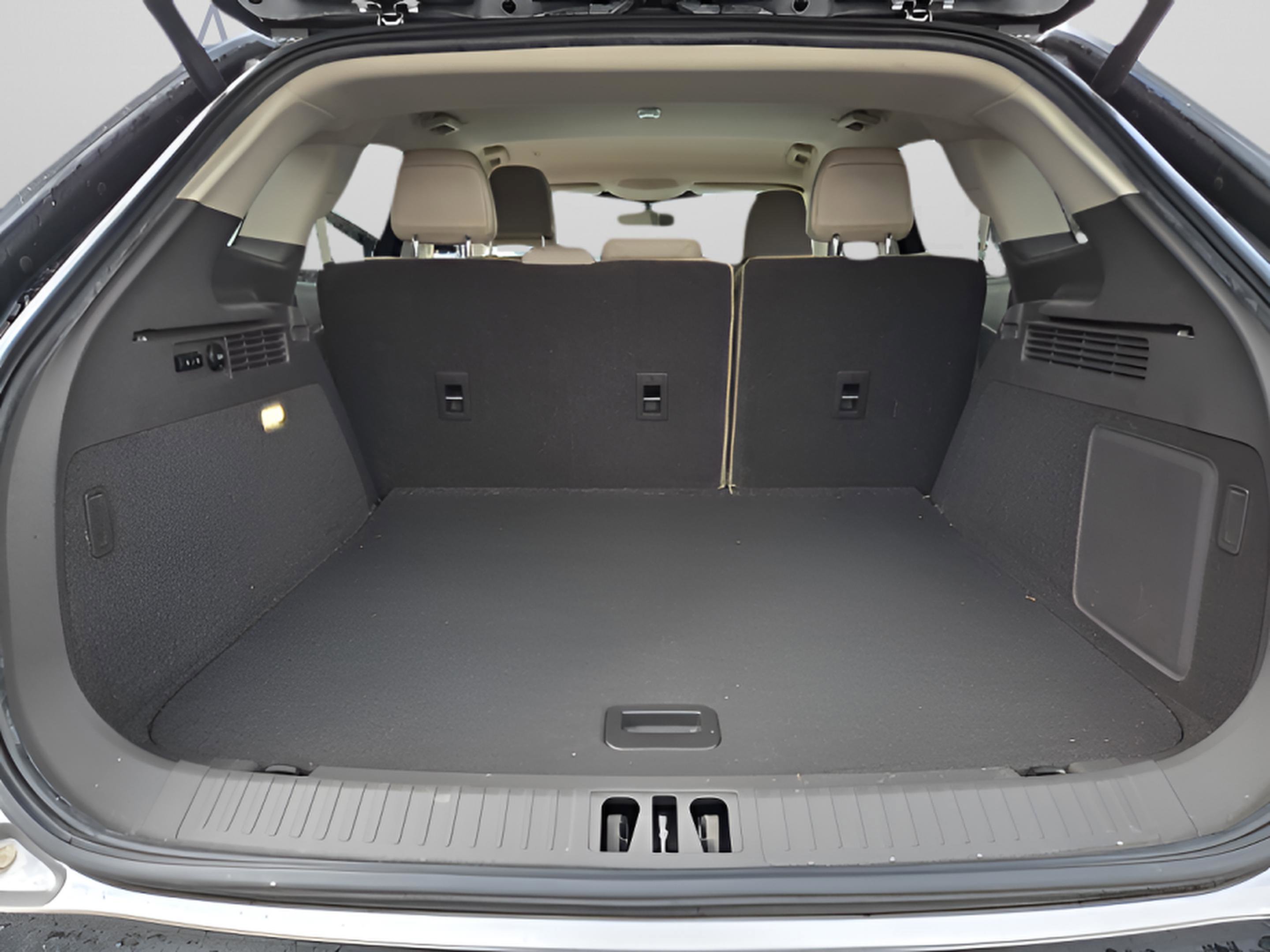 Used 2023 Lincoln Nautilus FWD w/ Premium Package image 10