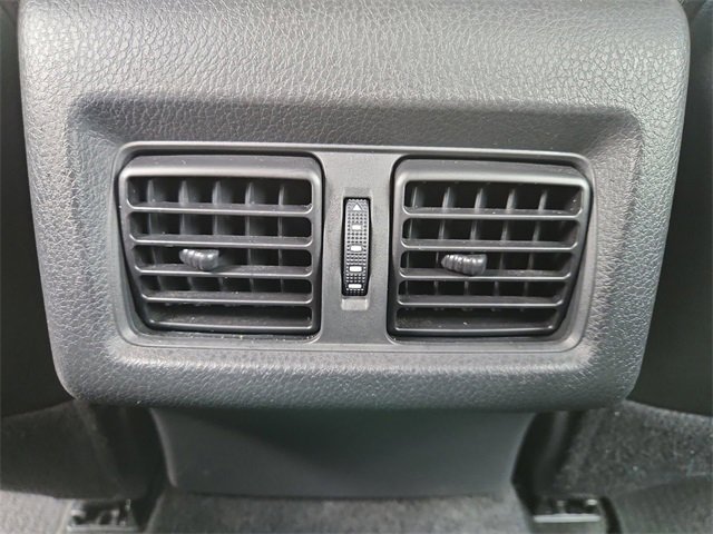 Used 2018 Toyota Camry L image 21