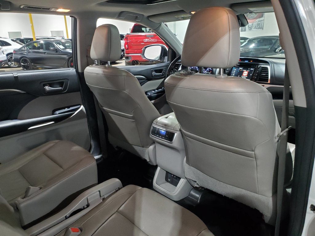 Used 2017 Toyota Highlander Limited FWD image 21