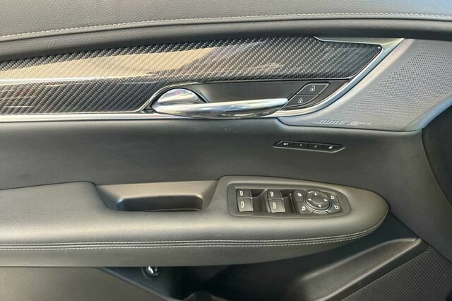 Certified 2024 Cadillac XT6 Sport w/ Technology Package AWD/4WD image 11