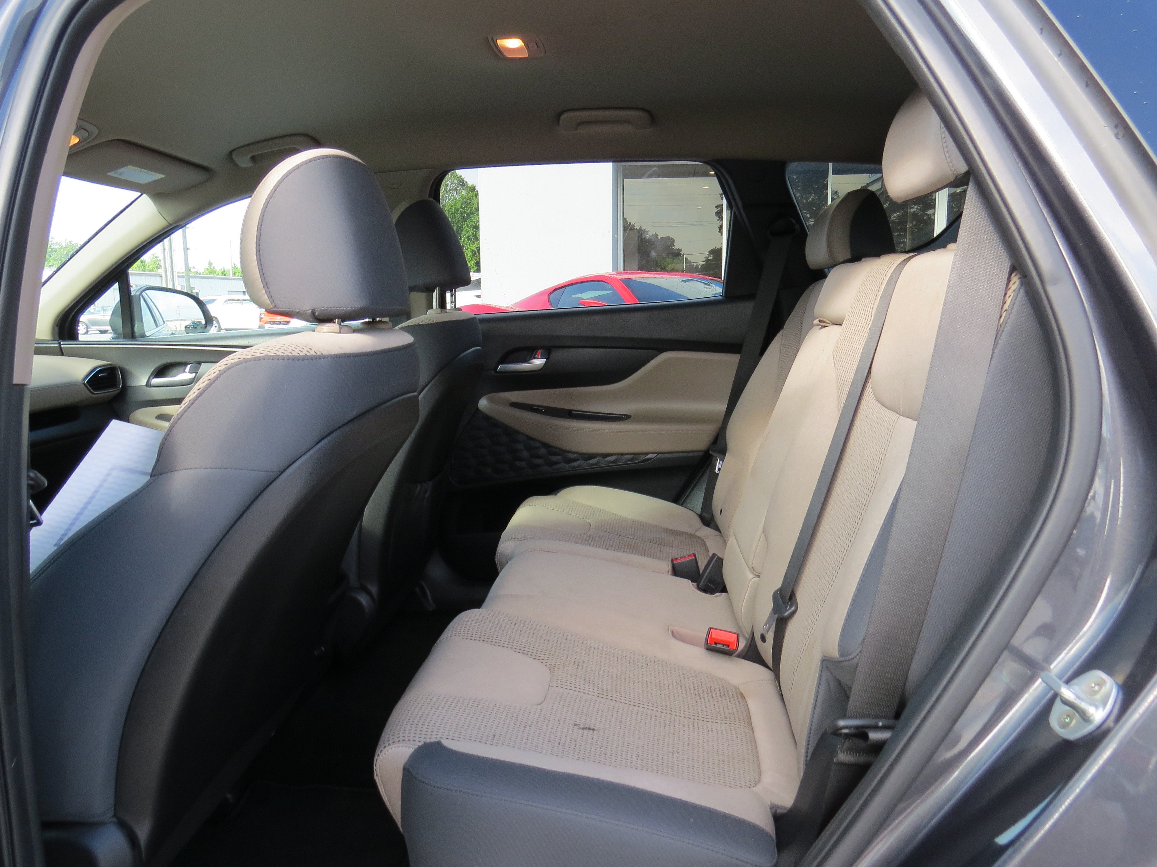 Used 2020 Hyundai Santa Fe SE FWD image 12