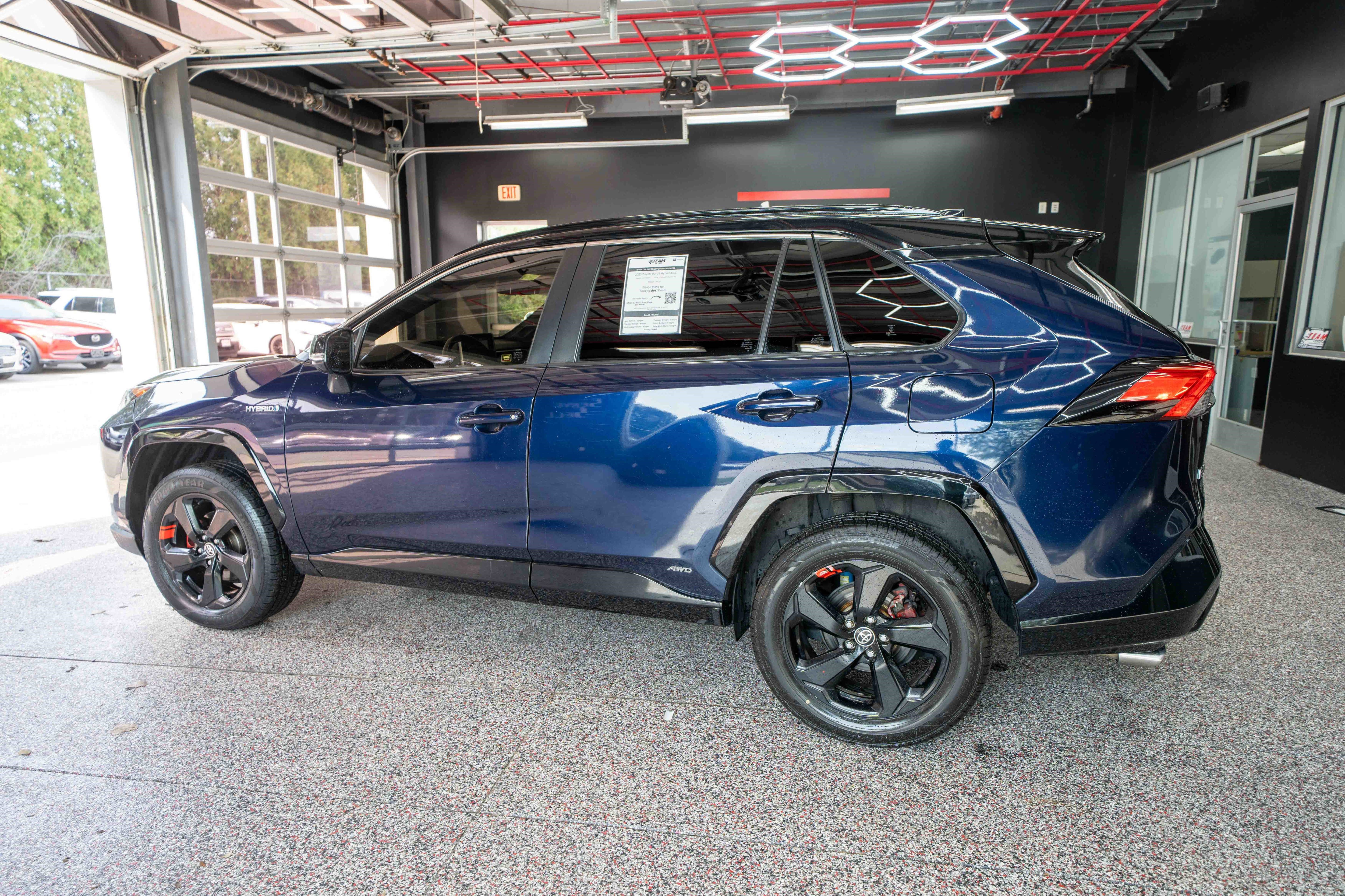 Used 2020 Toyota RAV4 XSE AWD/4WD image 2