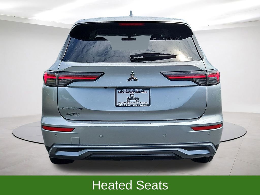 Used 2025 Mitsubishi Outlander AWD image 6