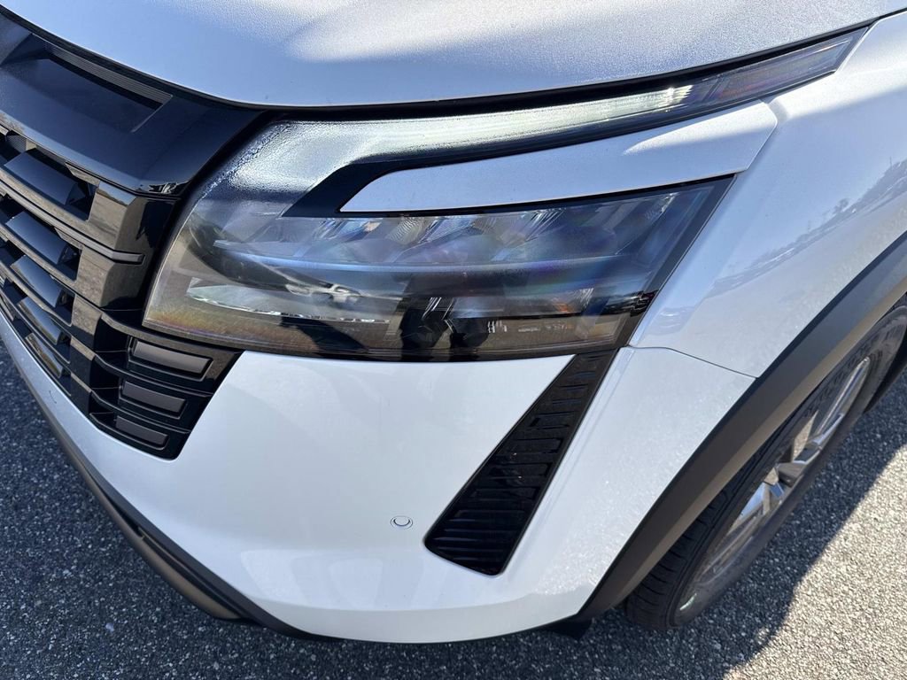 New 2026 Nissan Pathfinder SV FWD image 10