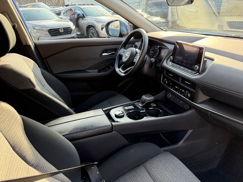 Used 2023 Nissan Rogue SV AWD/4WD image 25